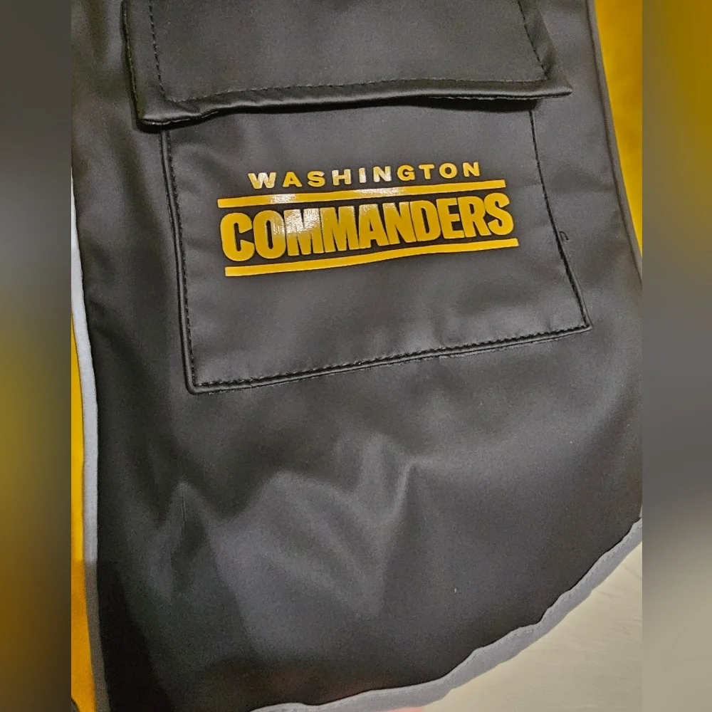 NFL Washington Commanders Dog Rain Jacket With Hood Size Large NEW with Tags